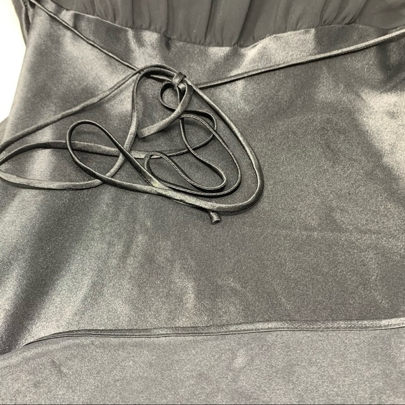 VTG Delicates Black Embroidered Red Roses V Neck Cap Sleeves Maxi Gown Medium - Picture 10 of 16